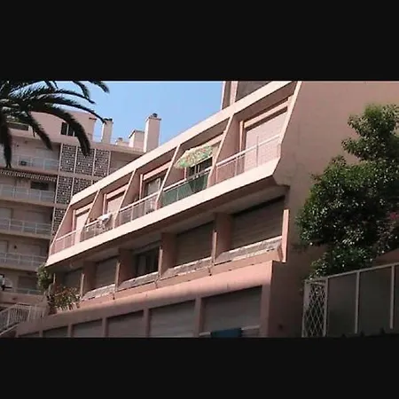 Apart-hotel Studio Carré D'or Situé à 50 M De La Plage *